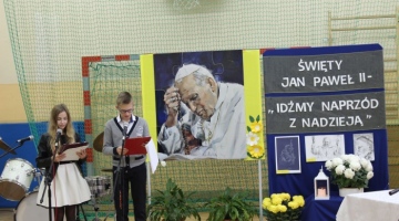Idźmy naprzód z nadzieją - wielkie czytanie biografii Św. Jana Pawła II