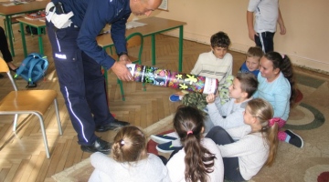 Kocham Cię Babciu, Kocham Cię Dziadku – odblaskowa akcja Policji