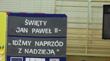 Idźmy naprzód z nadzieją - wielkie czytanie biografii Św. Jana Pawła II