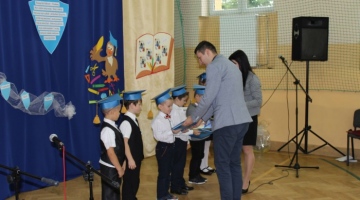 Dzień Edukacji Narodowej,  Pasowanie pierwszoklasistów 