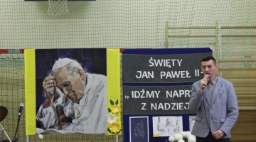Idźmy naprzód z nadzieją - wielkie czytanie biografii Św. Jana Pawła II
