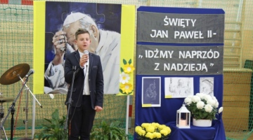 Idźmy naprzód z nadzieją - wielkie czytanie biografii Św. Jana Pawła II