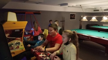 Wycieczka do kina na film pt. Skarb Mikołajka