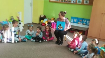 Bibliotekarze z wizytą w przedszkolu