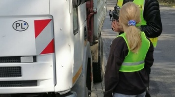 Spotkanie z policjantami Komendy Miejskiej Policji w Tarnowie oraz akcja „Jabłko – cytryna”