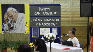 Idźmy naprzód z nadzieją - wielkie czytanie biografii Św. Jana Pawła II